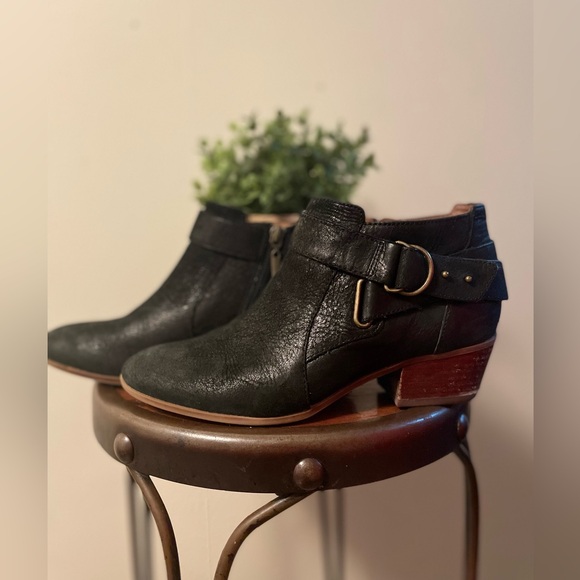 Clarks Black ankle booties size 7.5. Spye Belle. - Picture 6 of 6